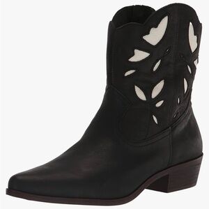 New Lucky Brand Herzie Black Leather Cowboy Short Boots Cutouts sz 6 / 36.5
